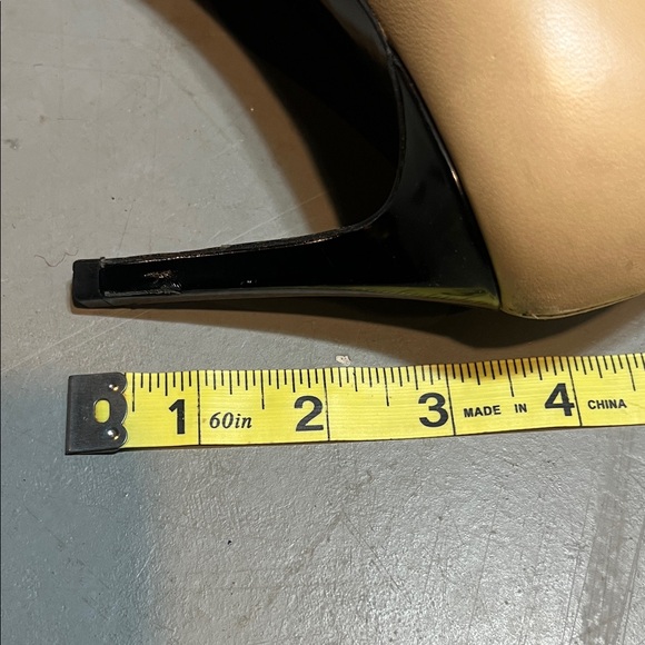 Saint Laurent Black and Cream Heels with Gold Accent - Picture 6 of 6